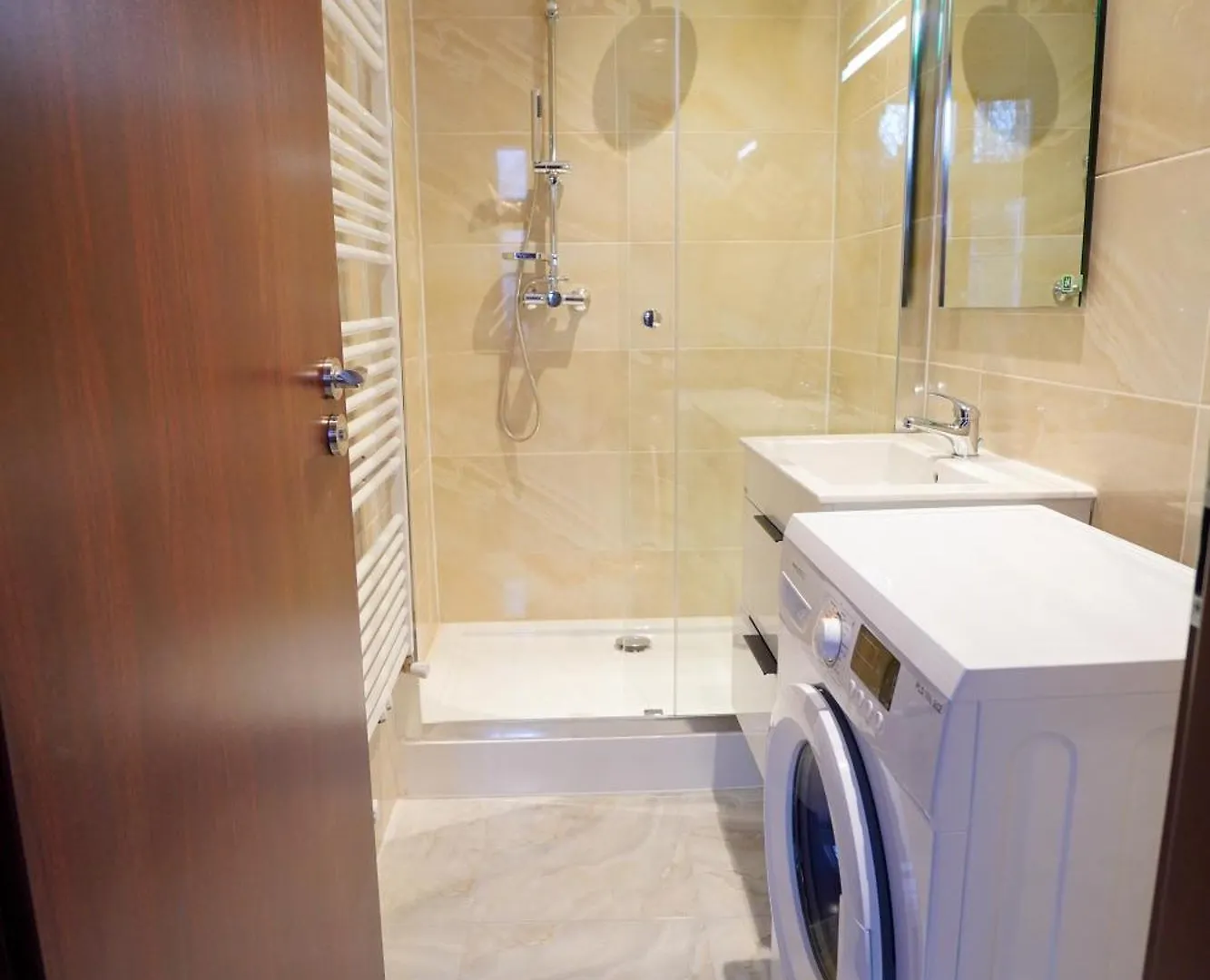 Apartment U Cerneho Orla 카를로비바리 체코