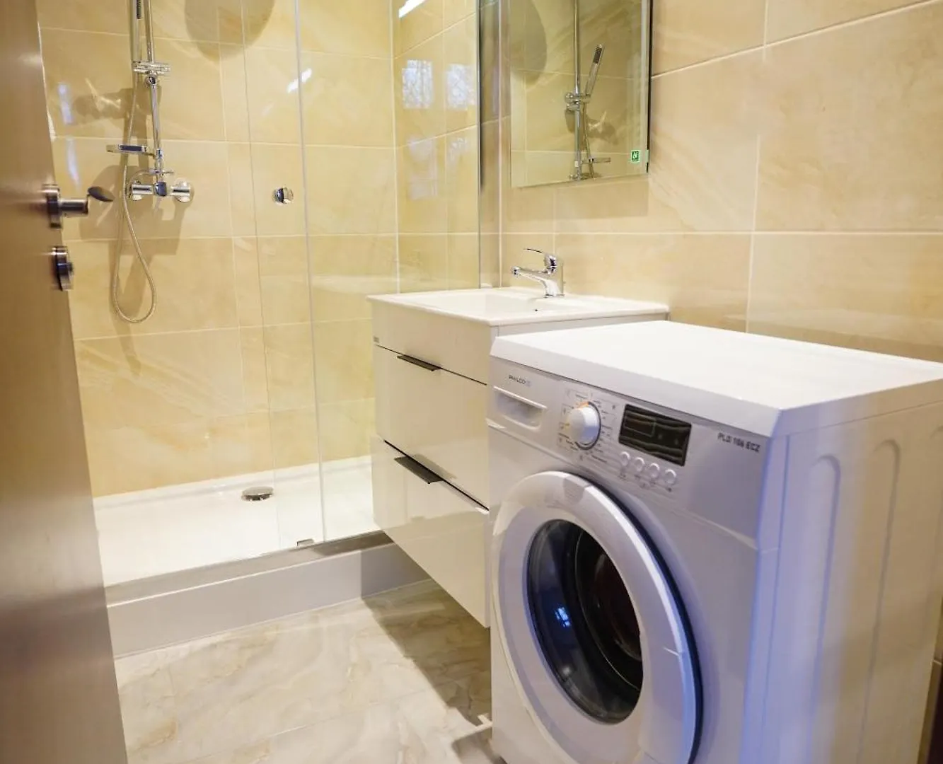 Apartment U Cerneho Orla 카를로비바리