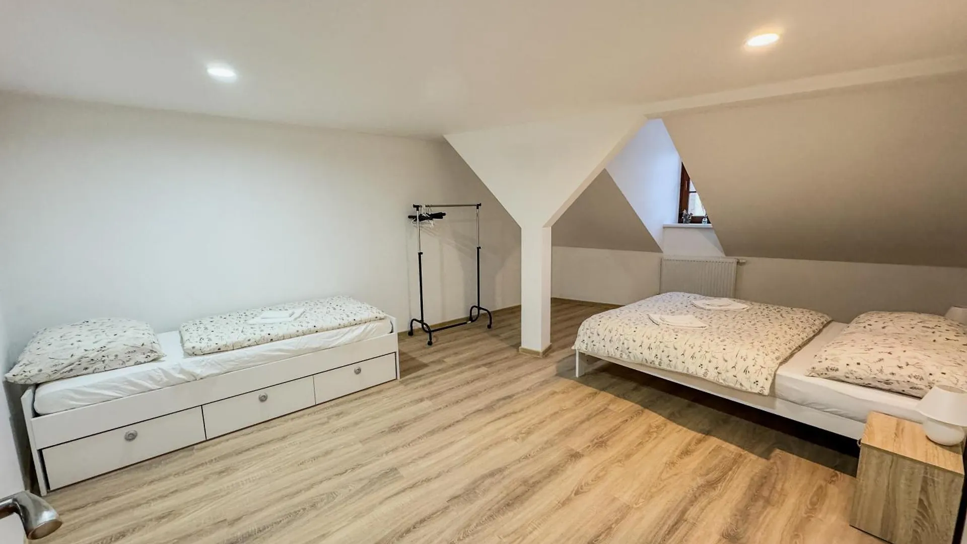 Apartment U Cerneho Orla 카를로비바리 체코