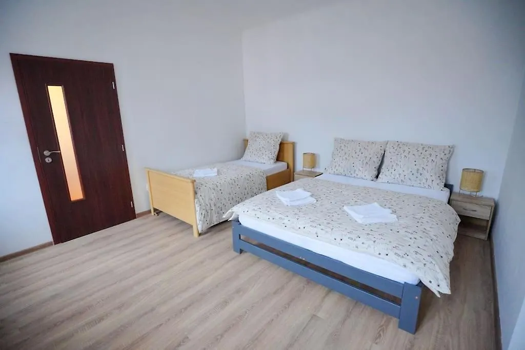Apartment U Cerneho Orla 카를로비바리