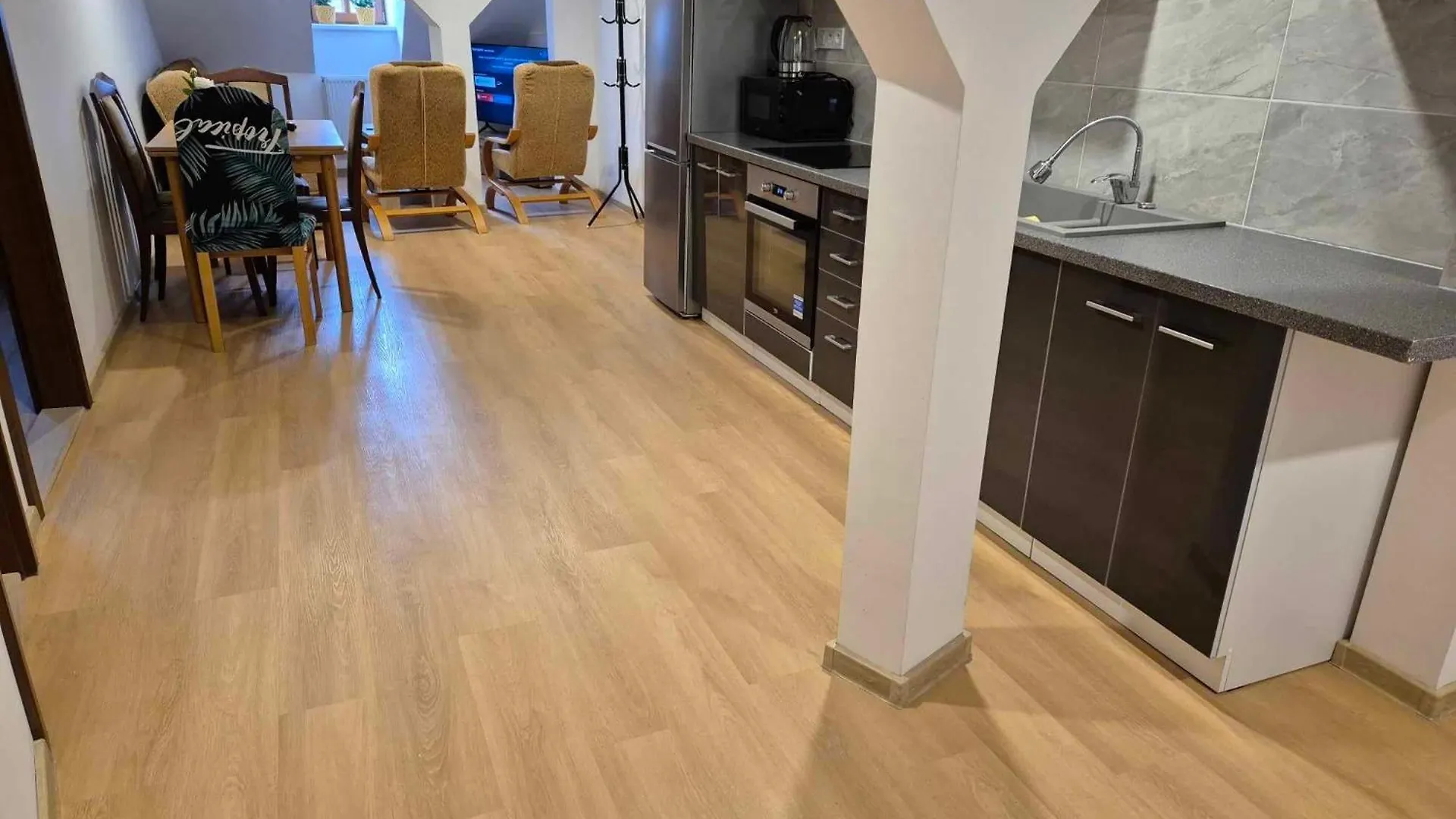 Apartment U Cerneho Orla 카를로비바리 체코